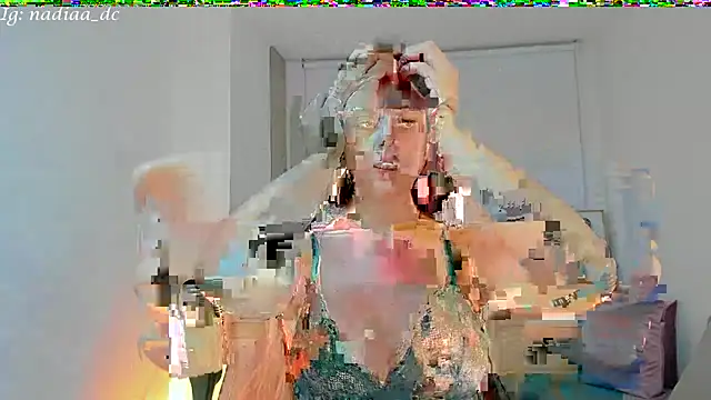 Snapshot of Nadiaa_ chatting on January 13, 4:07 am Nadiaa online show from January 13, 4:07 am