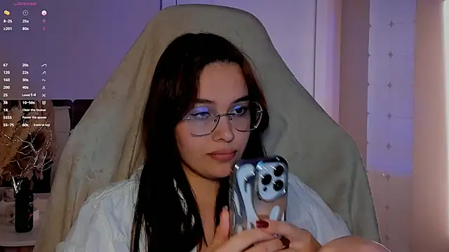  Sweetie  online show from April 6, 3:46 pm