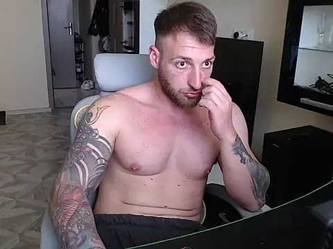Snapshot of Alusca chatting on May 16, 10:47 am Alusca online show from May 16, 10:47 am