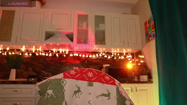 Snapshot of art_Jane chatting on December 12, 3:21 am art Jane online show from December 12, 3:21 am