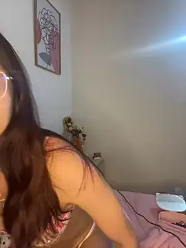 Snapshot of HallieLemon1 chatting on March 15, 4:35 am HallieLemon1 online show from March 15, 4:35 am