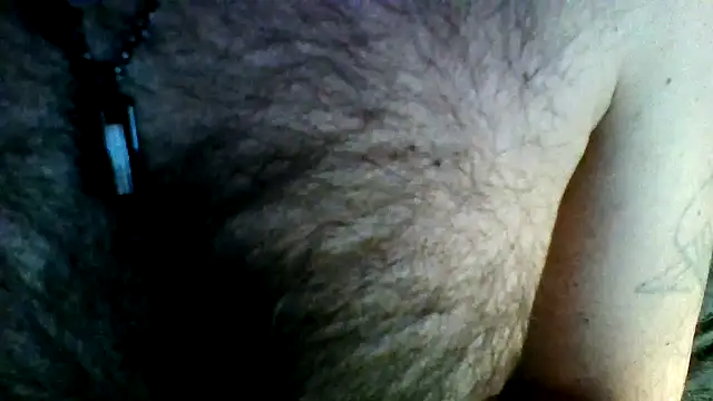 Snapshot of titanzitte chatting on January 12, 1:11 am titanzitte online show from January 12, 1:11 am