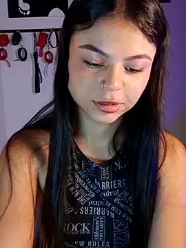 Snapshot of Cleo_hills chatting on May 27, 2:47 pm Cleo hills online show from May 27, 2:47 pm