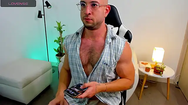 dafboy1 online show from March 14, 9:15 am