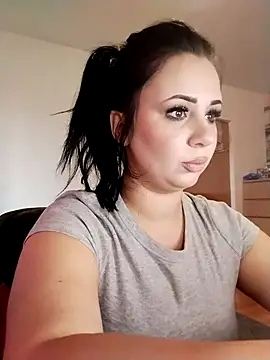 Snapshot of AdelinaJude chatting on March 10, 12:37 pm AdelinaJude online show from March 10, 12:37 pm