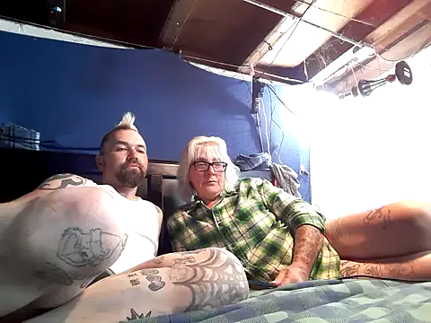 Snapshot of CraCraCPL8087 chatting on September 9, 5:18 am CraCraCPL8087 online show from September 9, 5:18 am