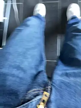 Snapshot of tomlolala chatting on October 4, 9:40 am tomlolala online show from October 4, 9:40 am