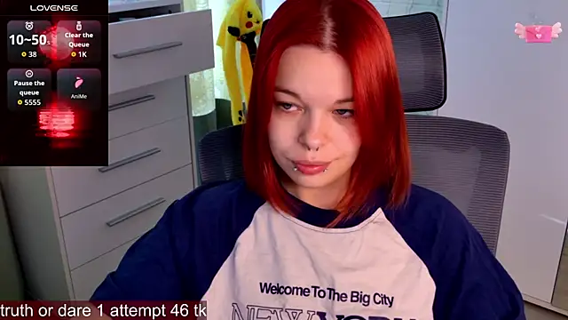 Snapshot of ValBae chatting on July 14, 7:35 am ValBae online show from July 14, 7:35 am