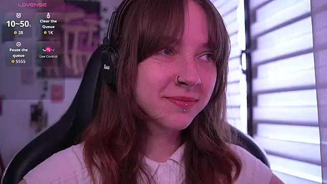 juliapie online show from April 21, 10:10 am