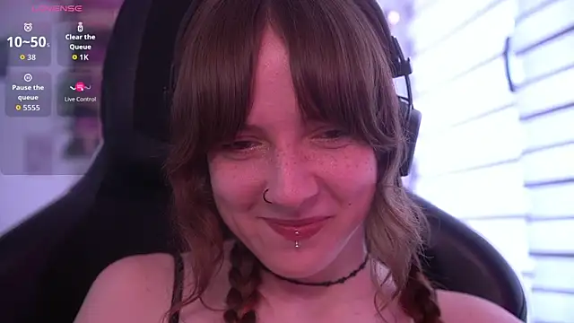 Snapshot of juliapie chatting on June 30, 2:07 pm juliapie online show from June 30, 2:07 pm