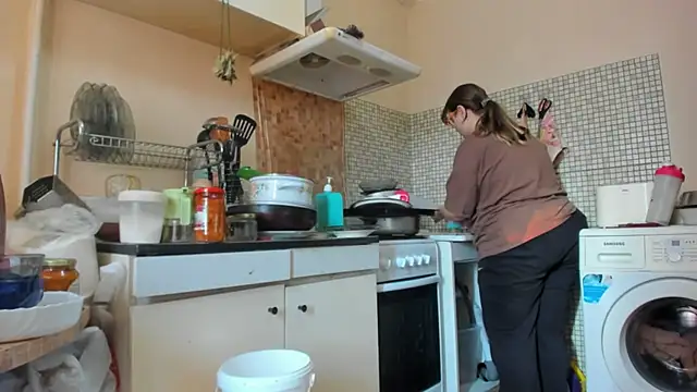 Seductive She Wolf online show from April 15, 2:46 pm