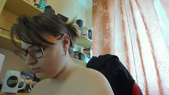 Snapshot of Seductive_She_Wolf chatting on April 23, 8:35 am Seductive She Wolf online show from April 23, 8:35 am