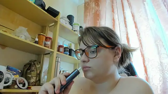 Snapshot of Seductive_She_Wolf chatting on April 23, 12:29 pm Seductive She Wolf online show from April 23, 12:29 pm