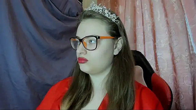 Snapshot of Seductive_She_Wolf chatting on April 29, 5:30 pm Seductive She Wolf online show from April 29, 5:30 pm