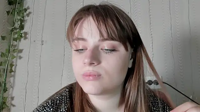 Snapshot of Seductive_She_Wolf chatting on May 14, 7:20 pm Seductive She Wolf online show from May 14, 7:20 pm