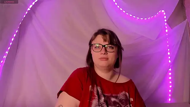 Snapshot of Seductive_She_Wolf chatting on May 23, 9:02 am Seductive She Wolf online show from May 23, 9:02 am