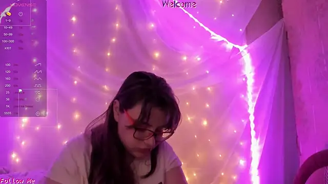 Snapshot of Seductive_She_Wolf chatting on June 5, 4:41 am Seductive She Wolf online show from June 5, 4:41 am