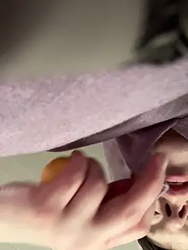 KatieBARBiE98 online show from April 19, 1:10 pm