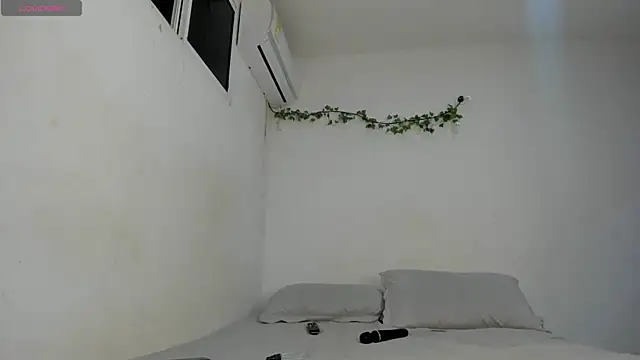 Snapshot of ashley_lemus chatting on May 2, 1:32 am ashley lemus online show from May 2, 1:32 am