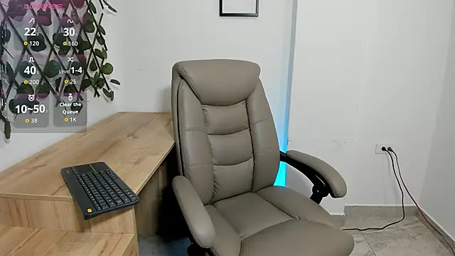 Madeleine  w online show from March 8, 12:08 am