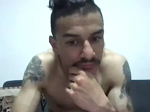 Snapshot of HorrorotikA chatting on May 25, 11:22 pm HorrorotikA online show from May 25, 11:22 pm
