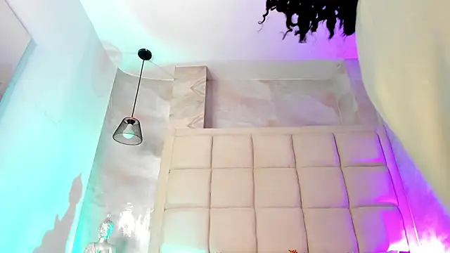 andymiller  online show from February 12, 2:23 pm