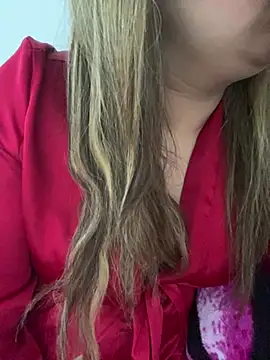 Snapshot of yassminsexy22 chatting on May 19, 3:18 pm yassminsexy22 online show from May 19, 3:18 pm