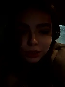 Snapshot of pantyless chatting on December 5, 11:18 pm pantyless online show from December 5, 11:18 pm