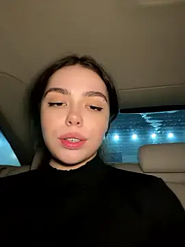 Snapshot of pantyless chatting on December 6, 11:03 pm pantyless online show from December 6, 11:03 pm