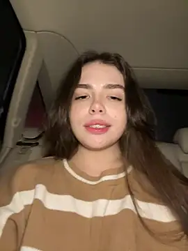 Snapshot of pantyless chatting on December 10, 10:26 pm pantyless online show from December 10, 10:26 pm