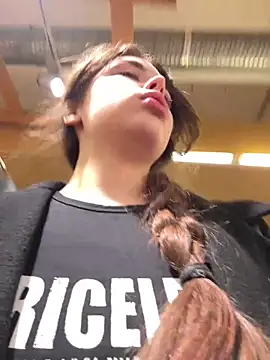 Snapshot of pantyless chatting on September 15, 11:27 pm pantyless online show from September 15, 11:27 pm