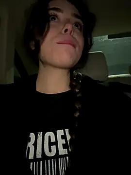 Snapshot of pantyless chatting on September 19, 9:48 pm pantyless online show from September 19, 9:48 pm