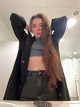 Snapshot of pantyless chatting on September 22, 10:12 pm pantyless online show from September 22, 10:12 pm