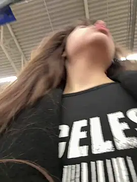 Snapshot of pantyless chatting on October 22, 9:36 pm pantyless online show from October 22, 9:36 pm