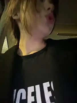 Snapshot of pantyless chatting on October 23, 11:03 pm pantyless online show from October 23, 11:03 pm