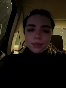 Snapshot of pantyless chatting on October 25, 10:04 pm pantyless online show from October 25, 10:04 pm