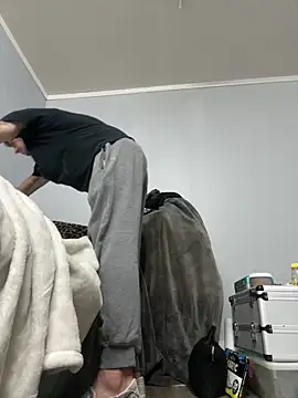 UtopianMisfit1 online show from April 11, 3:55 am