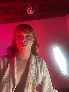 sweeet peach online show from April 13, 4:40 am