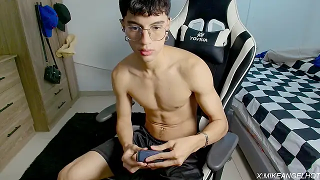 Angelligth online show from March 29, 3:39 am