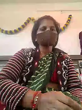 Snapshot of Hot_priya2 chatting on December 12, 10:24 am Hot priya2 online show from December 12, 10:24 am
