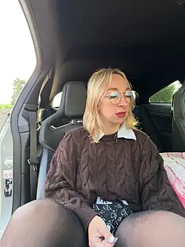 Snapshot of Giuliana_baby chatting on May 23, 5:34 am Giuliana baby online show from May 23, 5:34 am