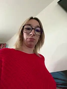 Snapshot of Giuliana_baby chatting on June 8, 7:31 am Giuliana baby online show from June 8, 7:31 am