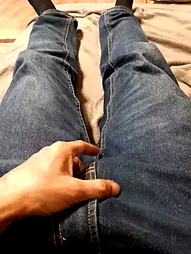 Snapshot of Big_Dick_22_in_Room chatting on March 3, 10:28 am Big Dick 22 in Room online show from March 3, 10:28 am