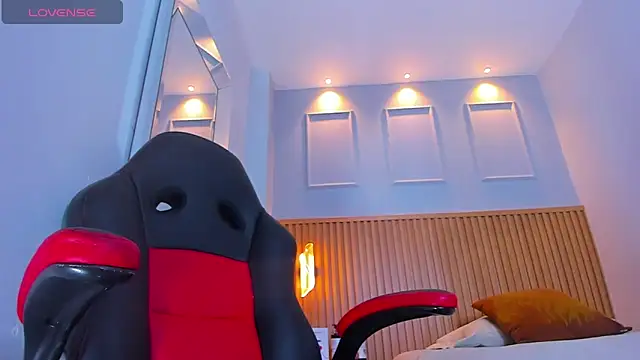 LUCYAMARS1 online show from November 18, 2:32 pm