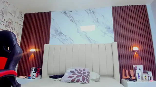 CAMILAGRAY online show from February 7, 12:09 pm