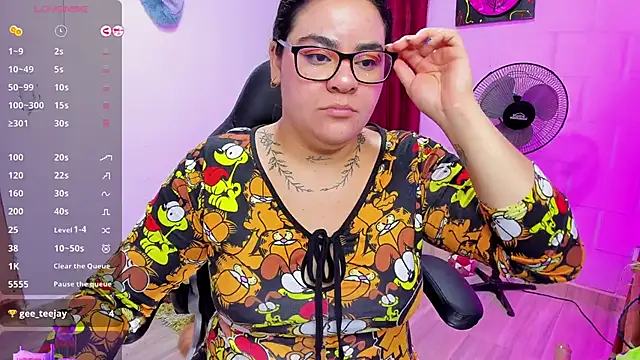 Snapshot of Sharon_hils chatting on December 22, 1:33 pm Sharon hils online show from December 22, 1:33 pm