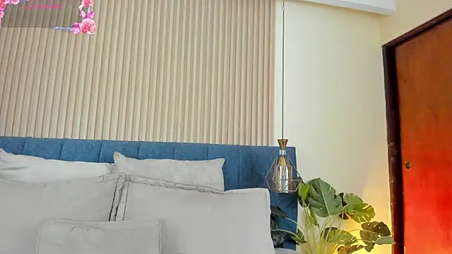Snapshot of kathecute__ chatting on April 19, 1:49 am kathecute online show from April 19, 1:49 am