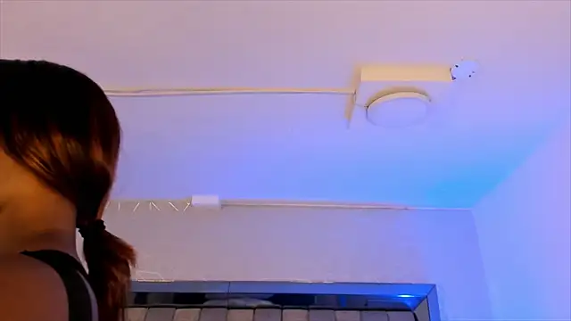 ChaynnaCooper online show from March 6, 12:30 pm