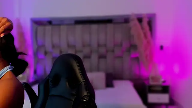 ChaynnaCooper online show from December 21, 4:08 am