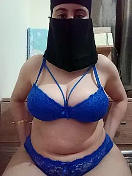 Snapshot of Arabic-Rose chatting on February 19, 7:05 pm Arabic-Rose online show from February 19, 7:05 pm